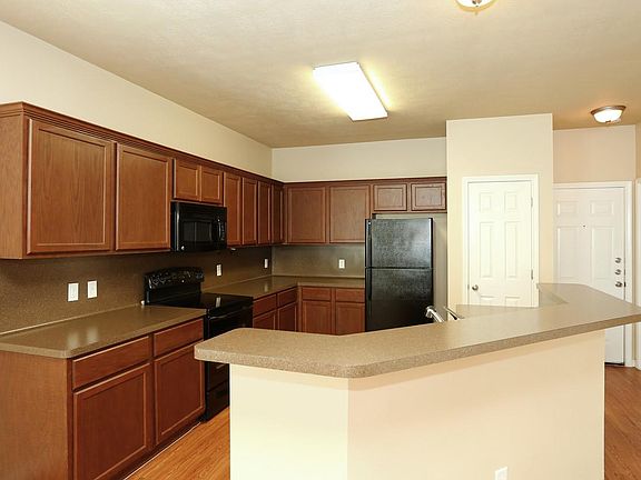 5th image of 15307 Silver Springs Ct #B