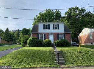 586 Hillcrest Rd, York, PA 17403