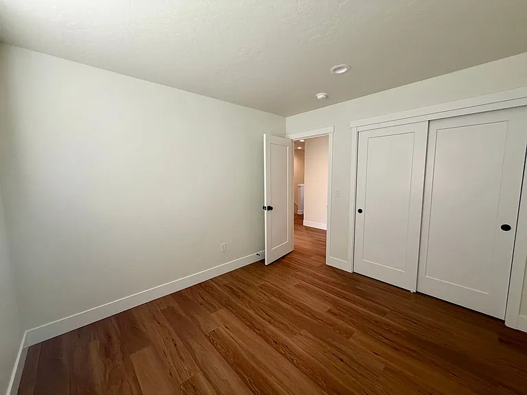 5857 W 40th Ct — Photo 11