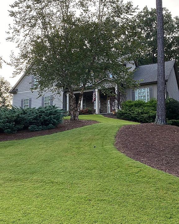 2nd image of 425 Long View Dr