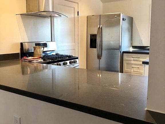 2nd image of 2926 Lowell Ave