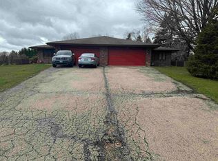 1195 Aura Dr, Rockford, IL