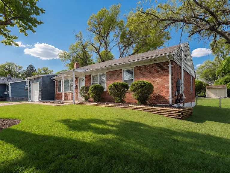 345 Aubuchon St — Photo 35