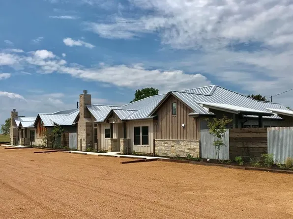807 E Highway St #101, Fredericksburg, TX 78624