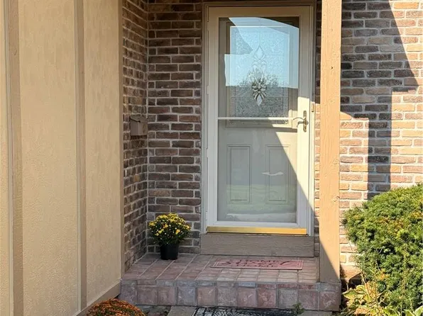 9614 Nieman Pl, Overland Park, KS 66214