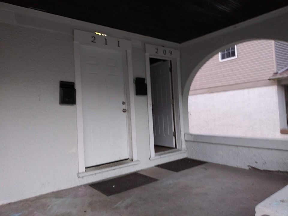 1st image of 209 Illinois Ave