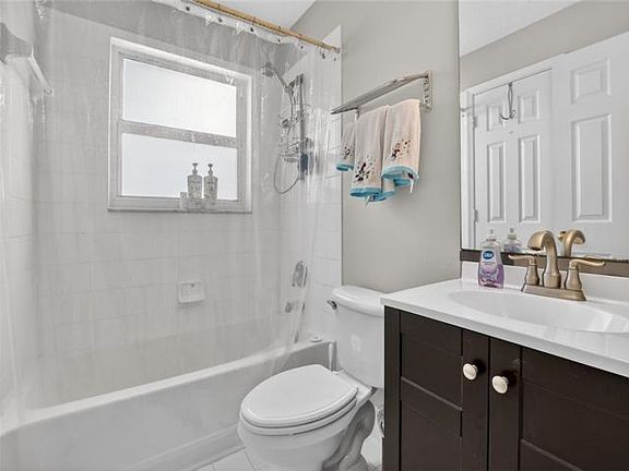 3rd image of 5436 NW 90th Ter