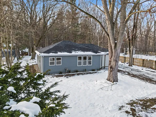 9624 S Sprinkle Rd, Portage, MI 49002