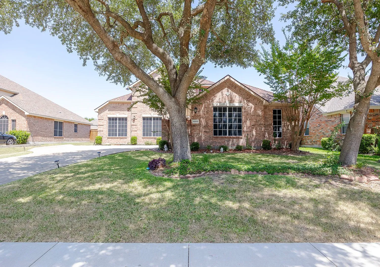 Beautiful Rowlett Home with a Stunning Covered Patio & Entertainer's Backyard Move-In Specials Av... — Photo 3
