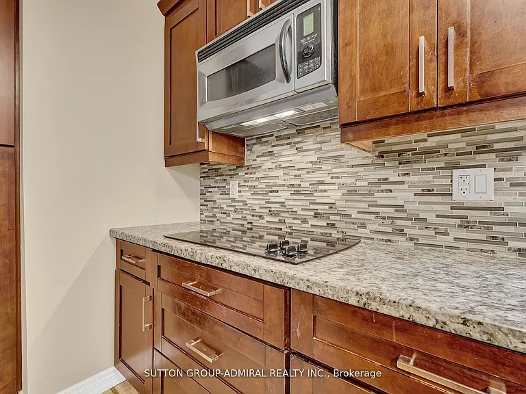 52 Garden Ave — Photo 16