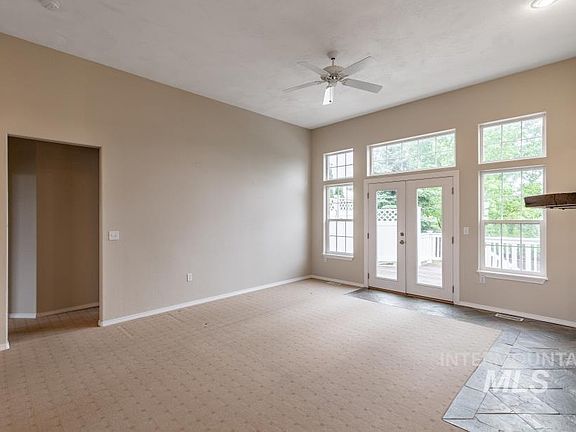 3rd image of 1875 Rolling Hills Dr