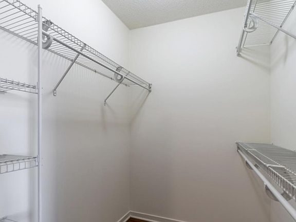 3rd image of 550 N Kingsbury St #1609