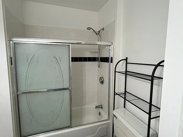 7 Glen Ave #1 — Photo 6