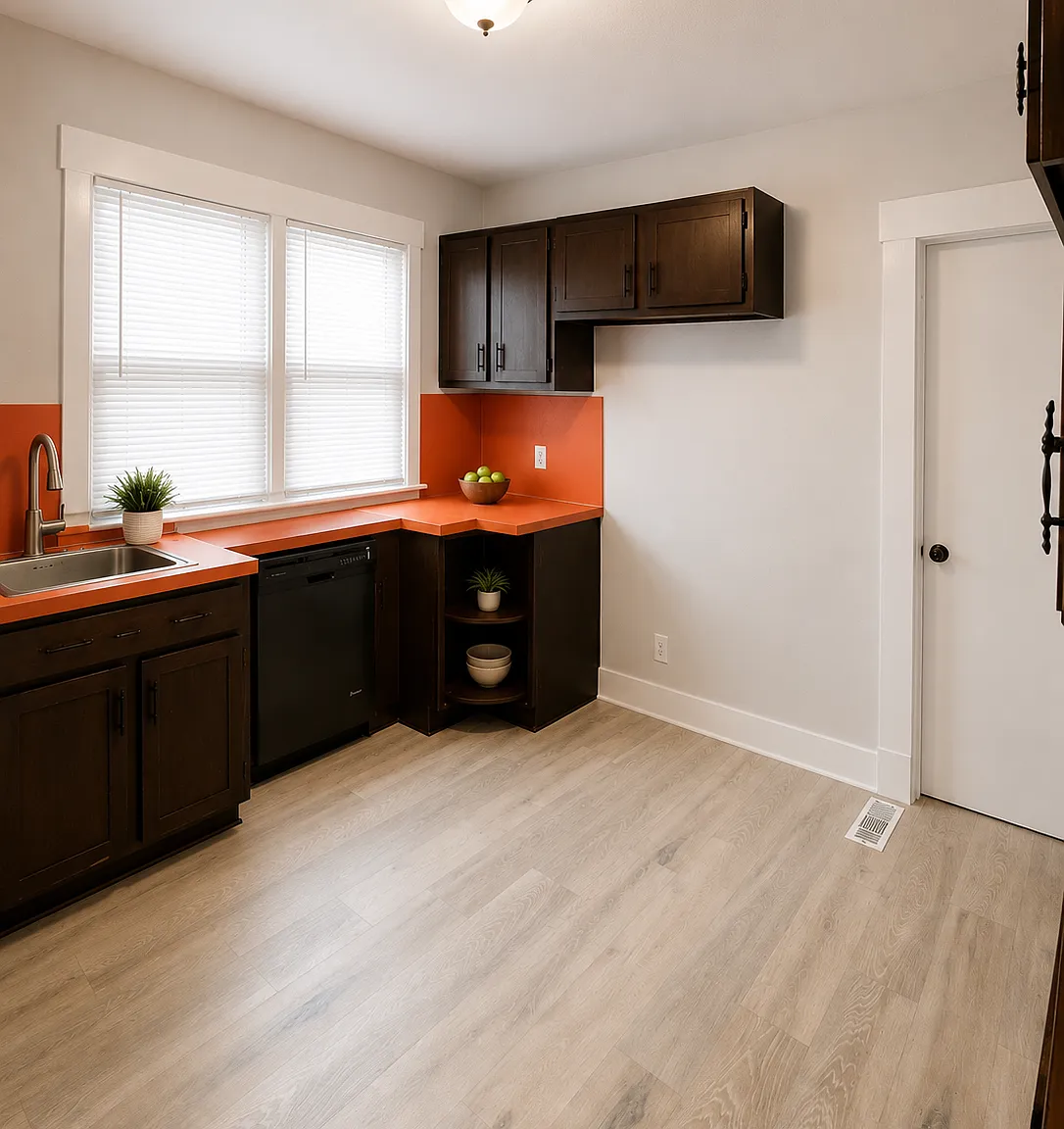 3 bed, 2304 sqft, $900 — Photo 2