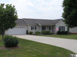 1425 Farmington Hills Dr, Conover, NC 28613