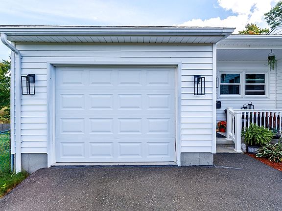 4th image of 132 Prokop Ave