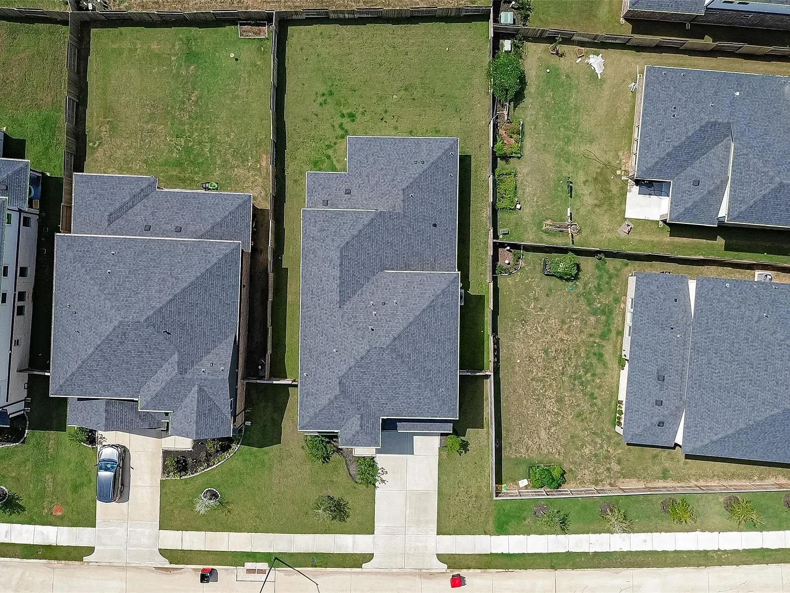 5 bed, 3.0 bath, 2648 sqft, $3,350 — Photo 3