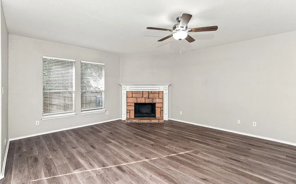 4 bed, 2.0 bath, 2230 sqft, $2,200 — Photo 4
