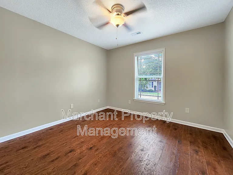 657 Chartwell Dr — Photo 14