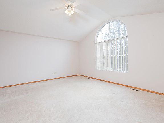 5th image of 717 S Darin Ln