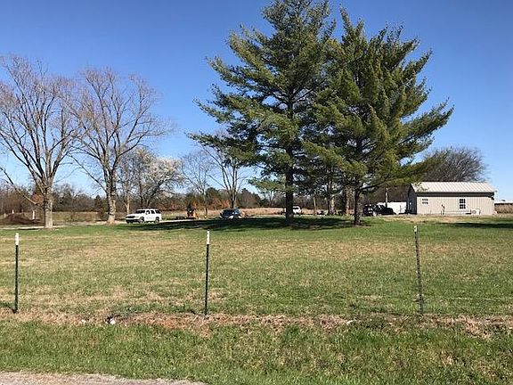 4th image of 2320 Van Cleve Ln