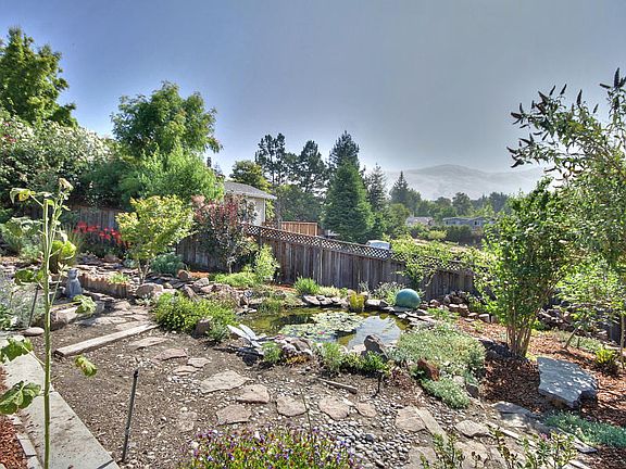 5th image of 44950 Naragansett Ct