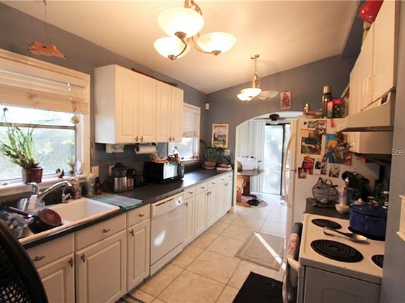 4th image of 1212 Coletta Dr