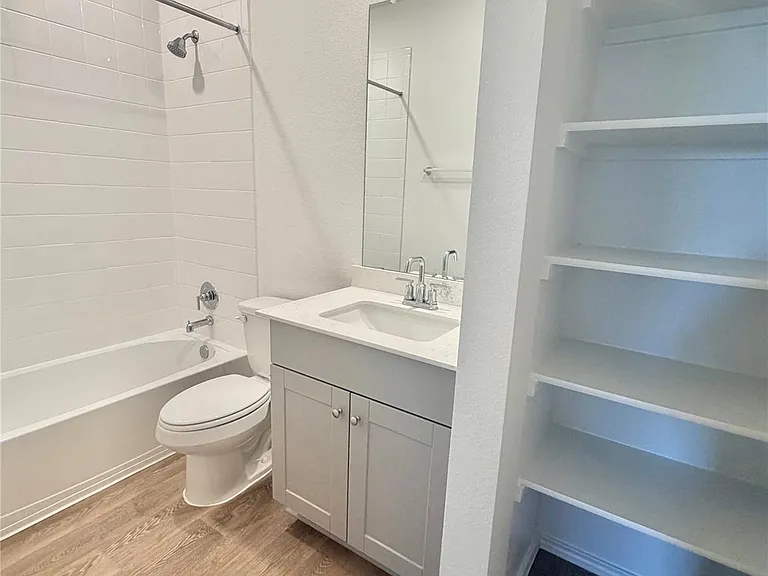 214 Balmorehea St — Photo 7