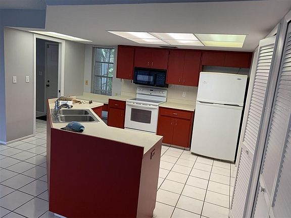 4th image of 14294 Thacher Ave