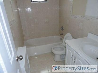 5th image of 383 Parkside Ct