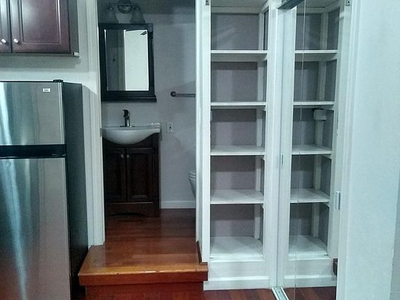 3rd image of 2251 Minaret Dr