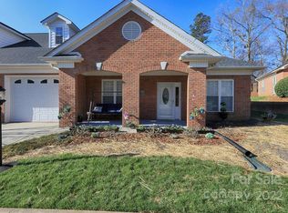 303 Knops Nob Rd, Mooresville, NC 28115