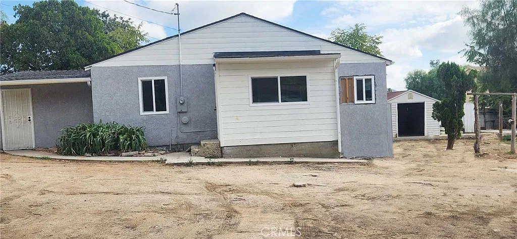 4 bed, 1.5 bath, 1360 sqft, $2,700 — Photo 2
