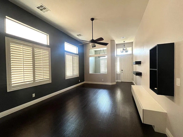 5923 Poplar Tree St — Photo 3