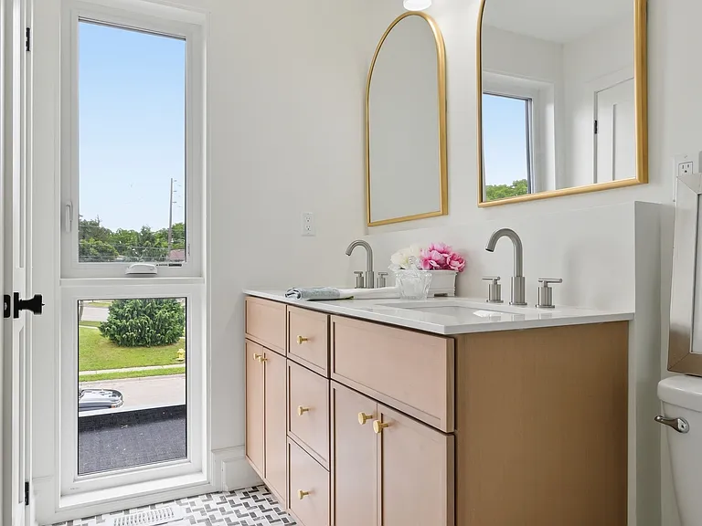 47 Edwin St #1 — Photo 29