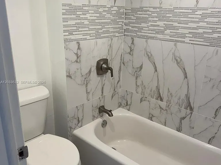 66 N Valencia Ave #Penthouse 2A — Photo 18