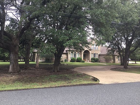 4 Bedroom, 3 1/2 bath