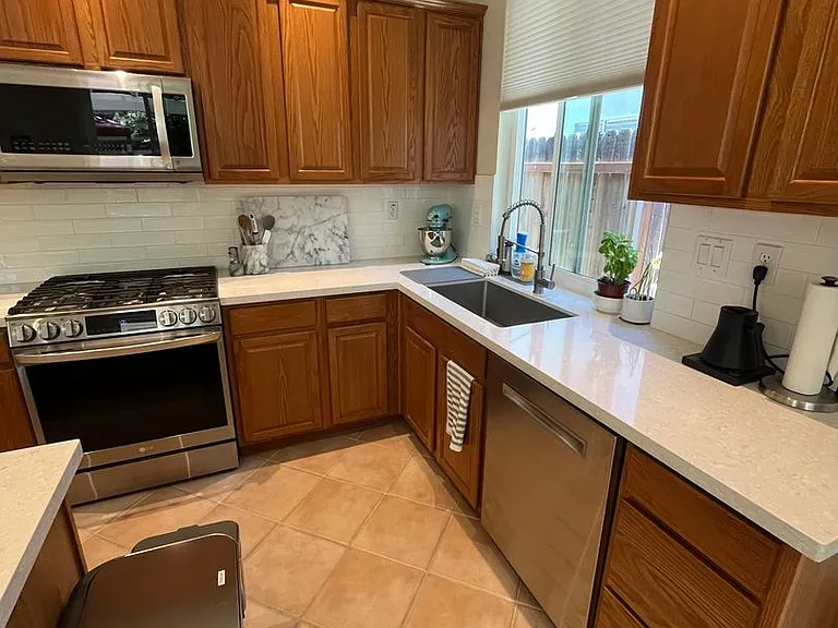 3820 Vistosa Ct — Photo 9