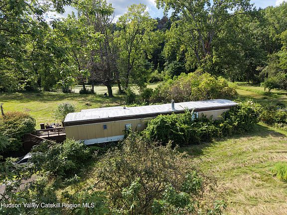 3rd image of 211 Roberts Hill Road