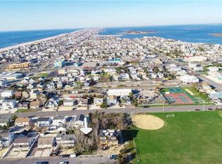 238 W 4th St, Ship Bottom, NJ 08008