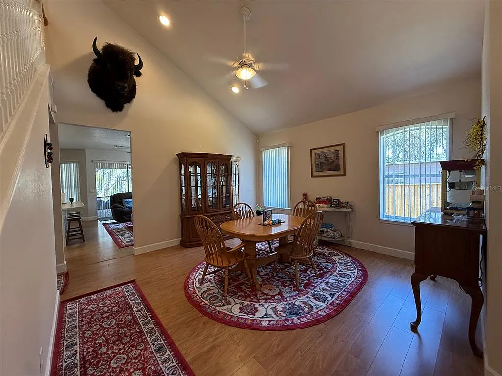 4 bed, 3.0 bath, 2483 sqft, $2,995 — Photo 4