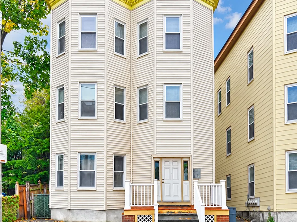 65 Hollander St #3