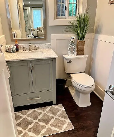 Main Floor 1/2 Bath
