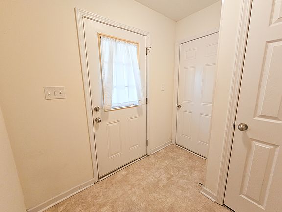 4th image of 717 Klondike Way