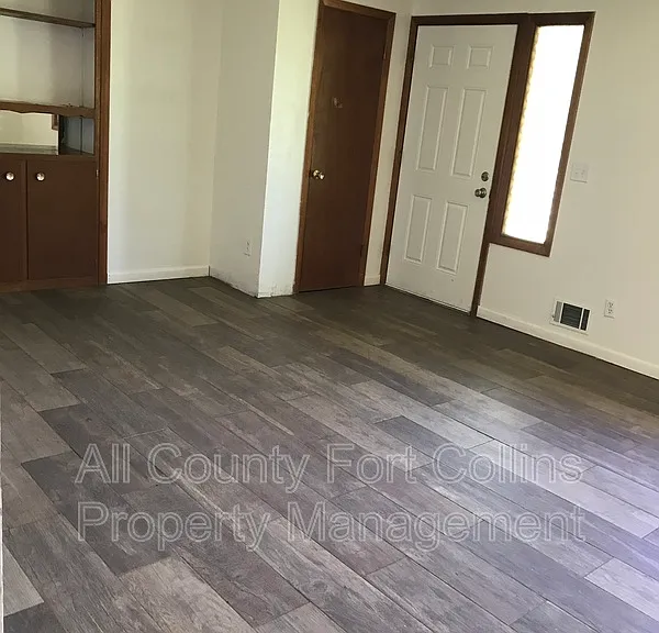 1516 Brentwood Dr — Photo 3