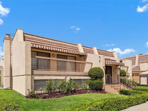 18415 Collins St, Tarzana, CA 91356