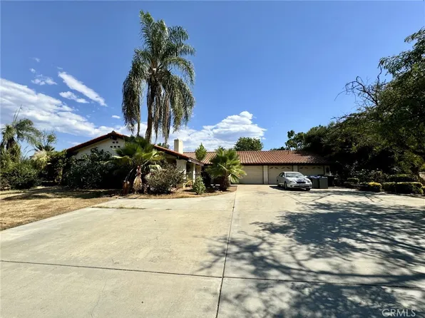 30716 Sunset Dr, Redlands, CA 92373
