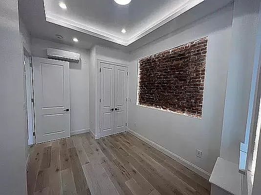 3rd image of 115 Elizabeth St APT B