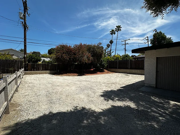 208 Woodcrest Ln #210 — Photo 2