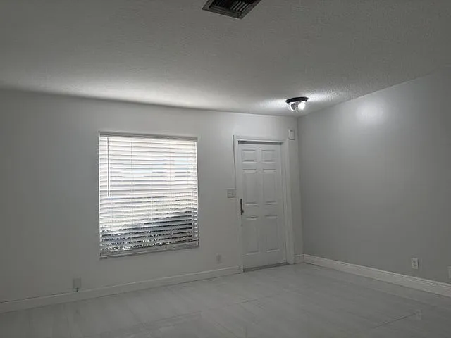 3 bed, 1455 sqft, $2,900 — Photo 4